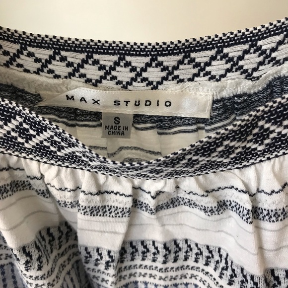 Max Studio Boho Blue & White Blouse Small - Picture 3 of 3